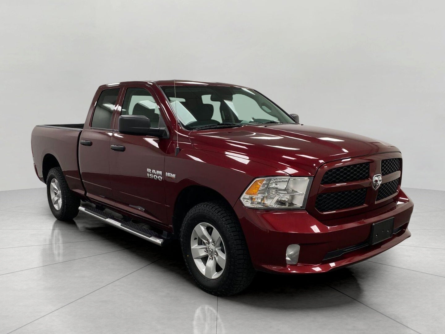 2016 RAM 1500 4WD Quad Cab 140.5 Express