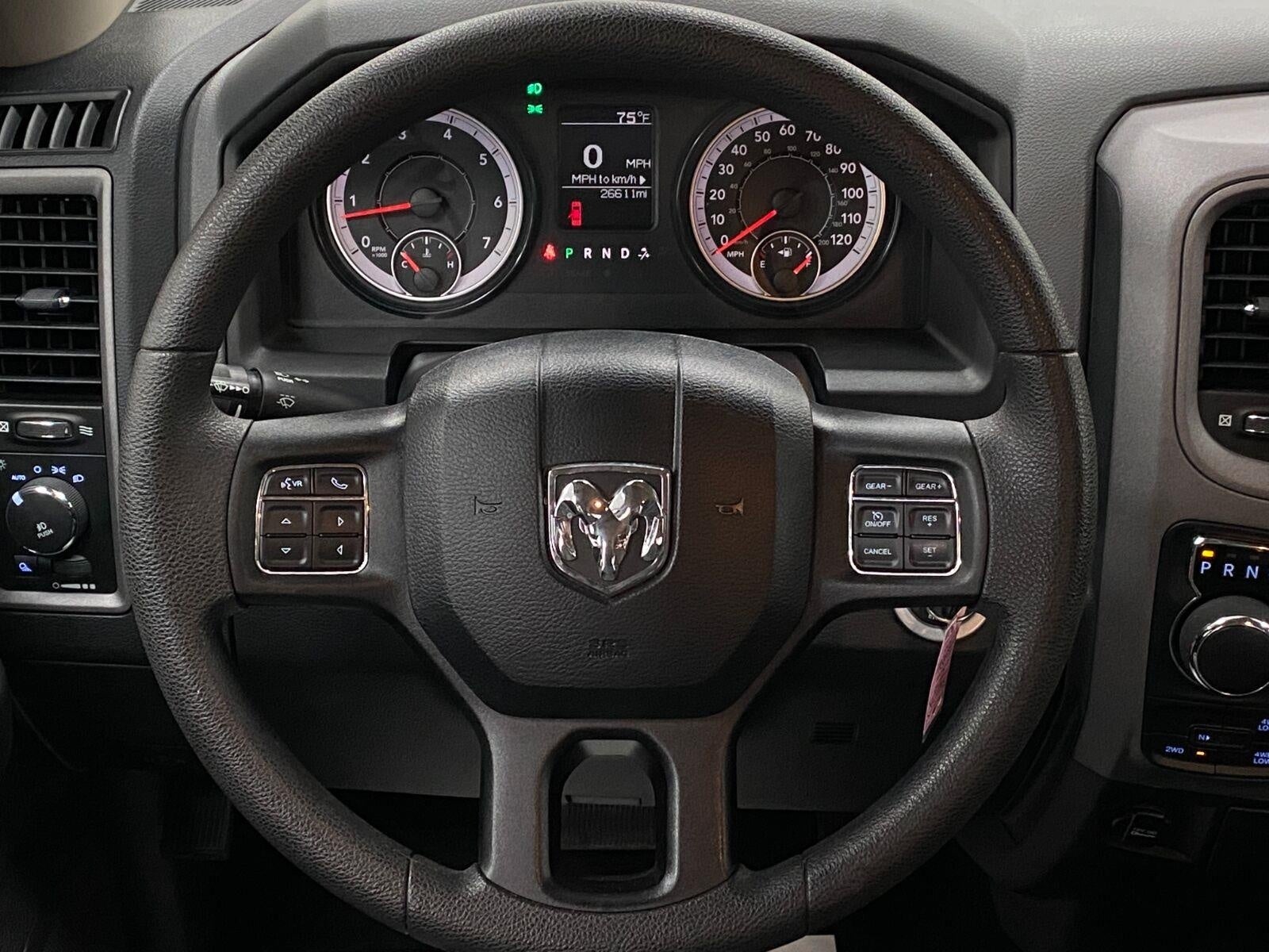 2016 RAM 1500 4WD Quad Cab 140.5 Express