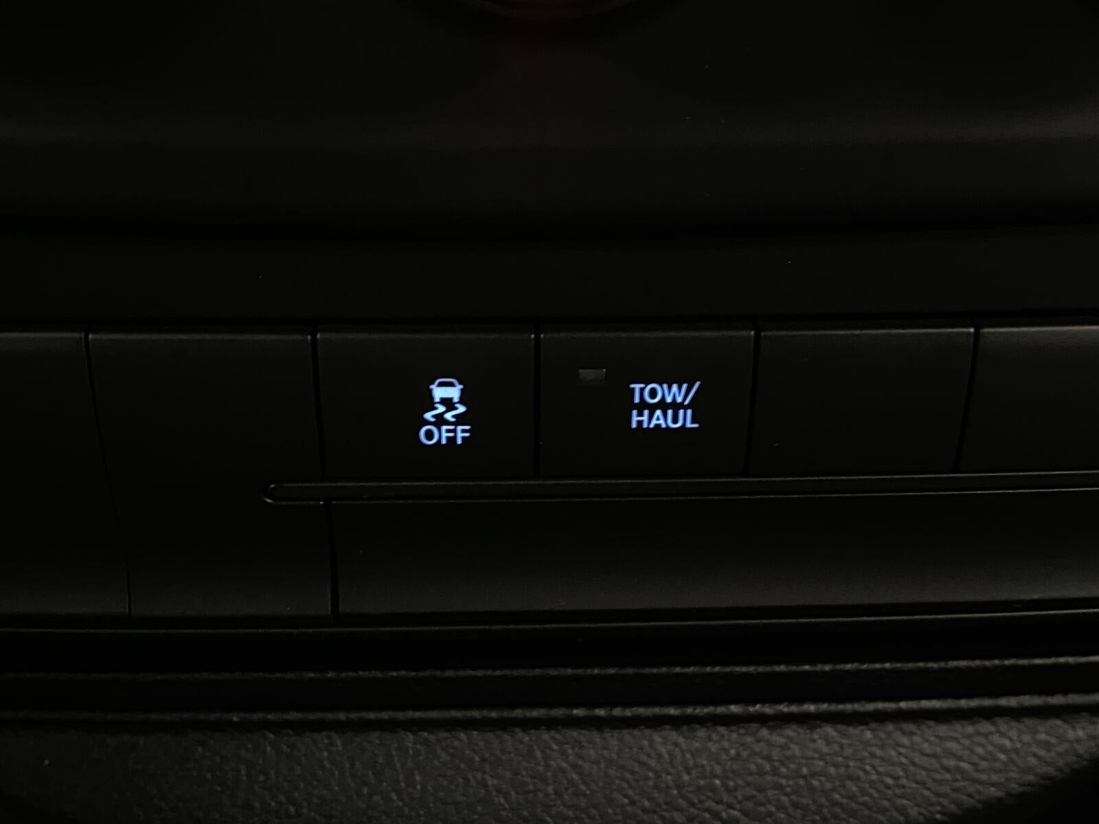 2016 RAM 1500 4WD Quad Cab 140.5 Express