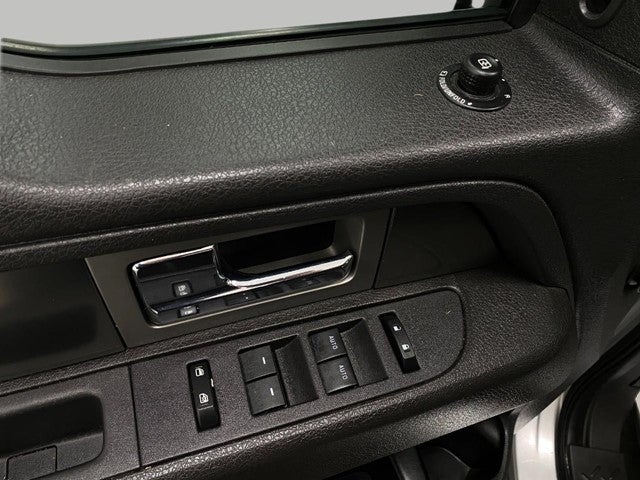 2014 Ford F-150 4WD SuperCrew 145 SVT Raptor