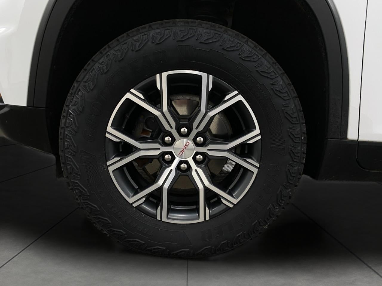 2024 GMC Acadia AWD 4dr AT4