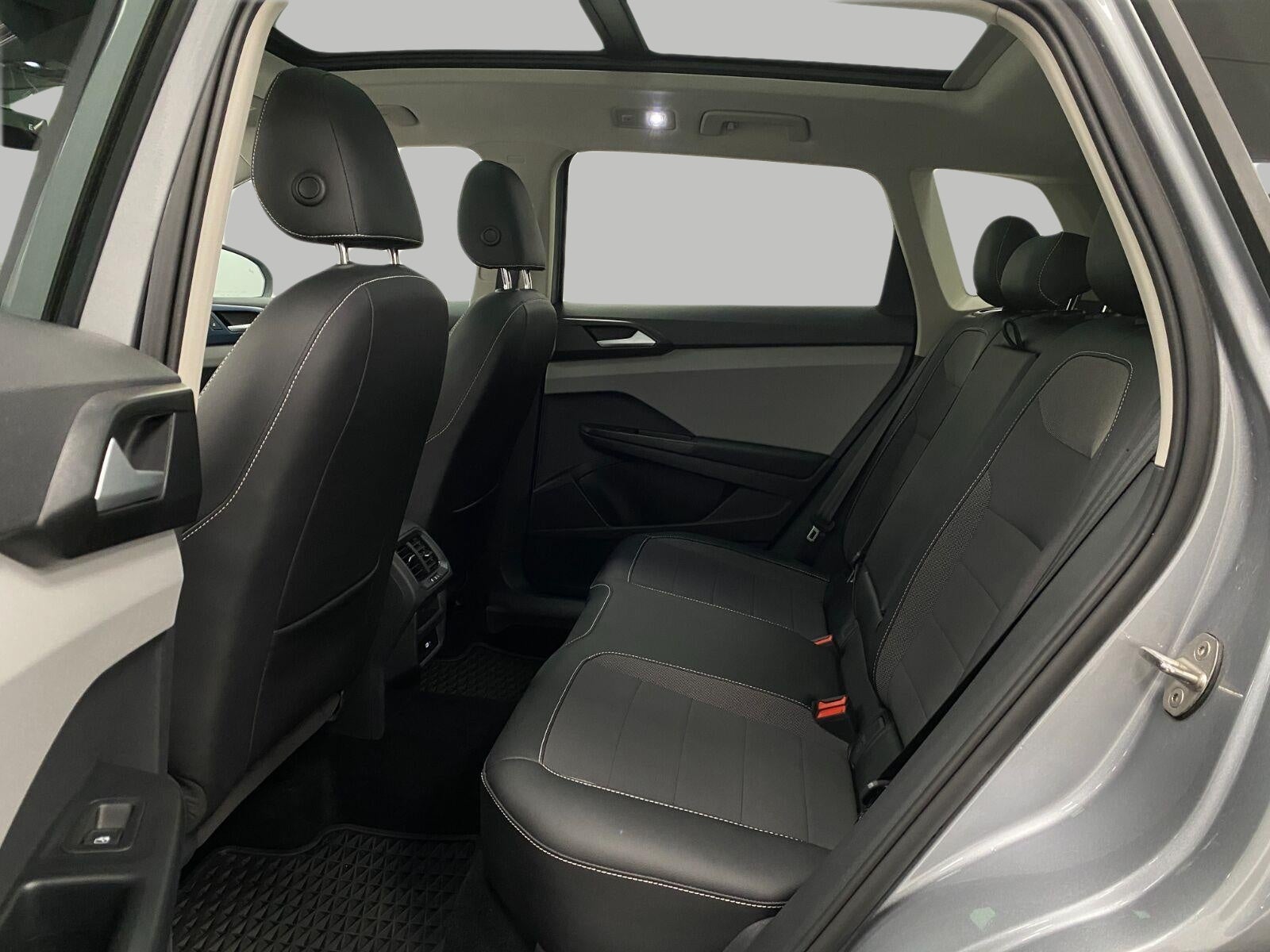 2022 Volkswagen Taos SE 4MOTION