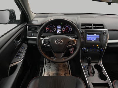 2017 Toyota Camry SE Auto