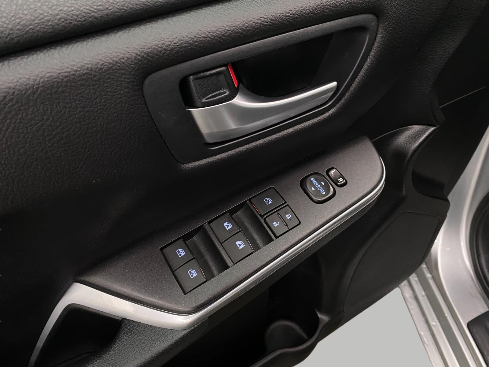 2017 Toyota Camry SE Auto