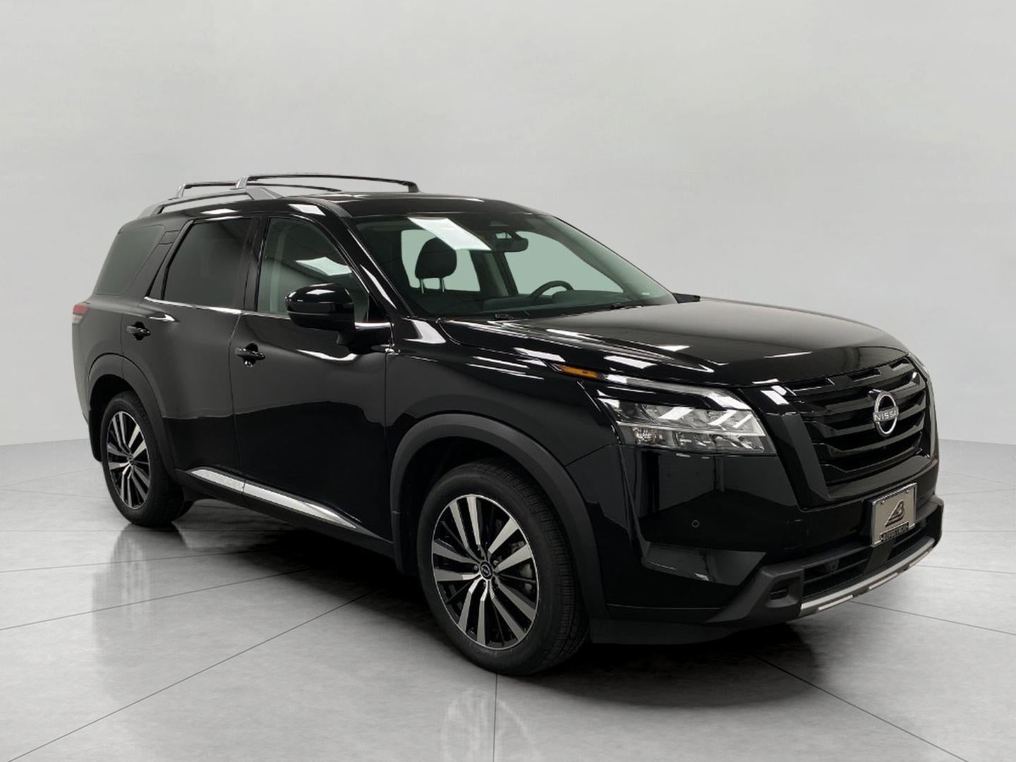 2024 Nissan Pathfinder Platinum 4WD's photo