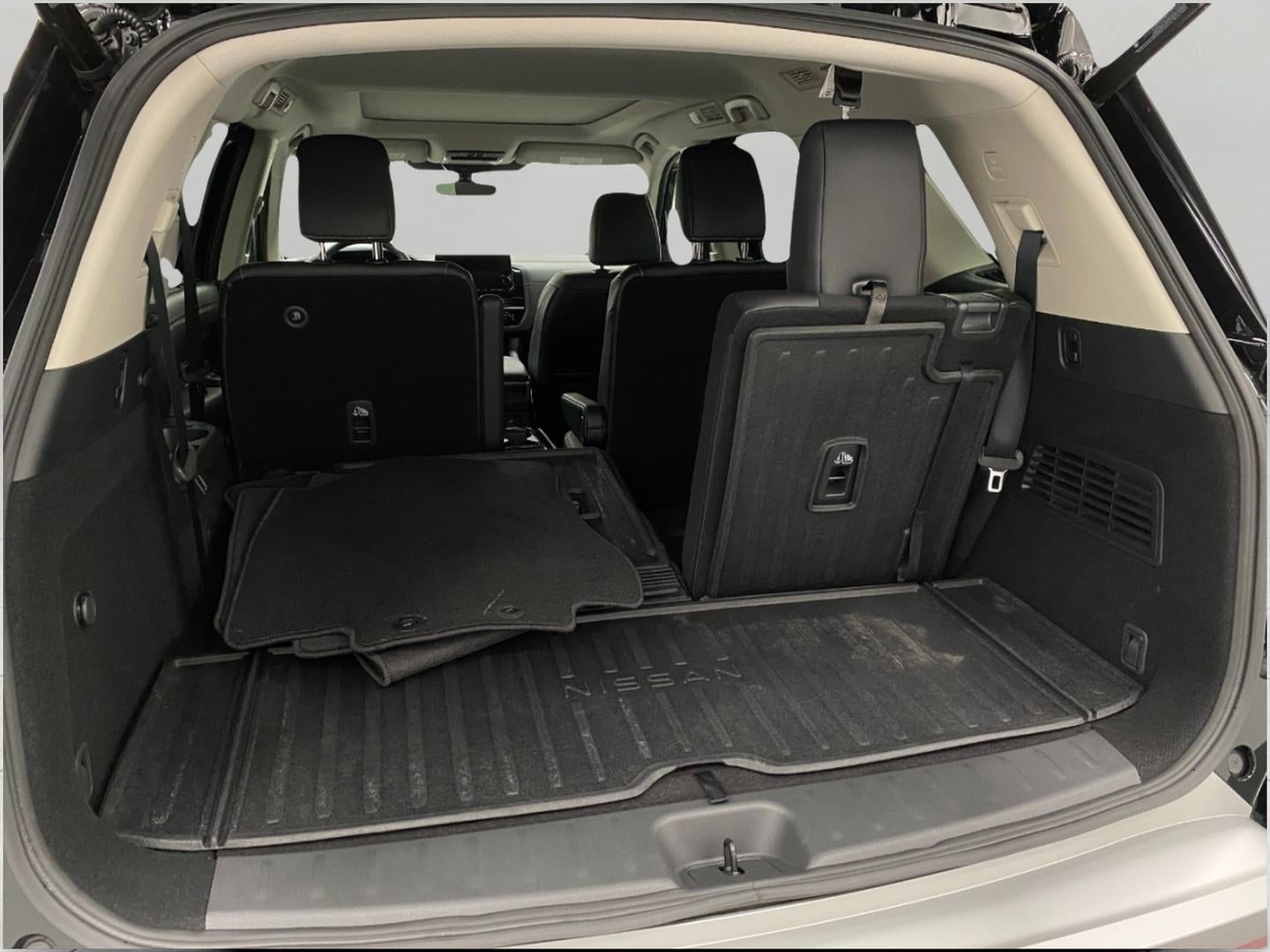 2024 Nissan Pathfinder Platinum 4WD