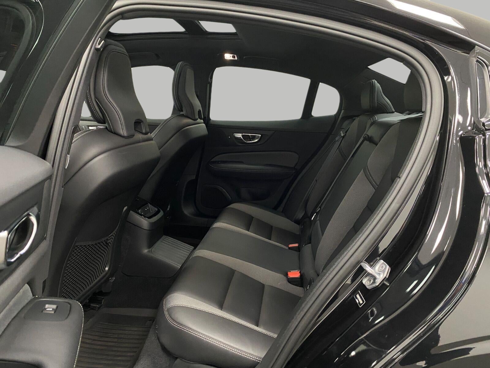 2022 Volvo S60 Recharge Plug-In Hybrid T8 eAWD PHEV Black Edition R-Design Extended Range