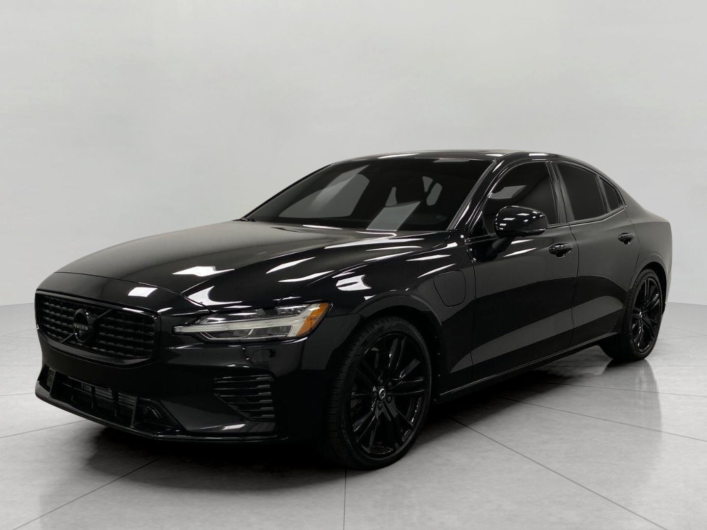 2022 Volvo S60 Recharge Plug-In Hybrid T8 eAWD PHEV Black Edition R-Design Extended Range