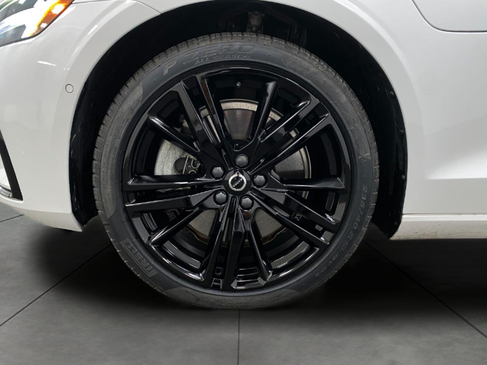 2024 Volvo S60 Recharge Plug-In Hybrid T8 eAWD PHEV Ultimate Black Edition