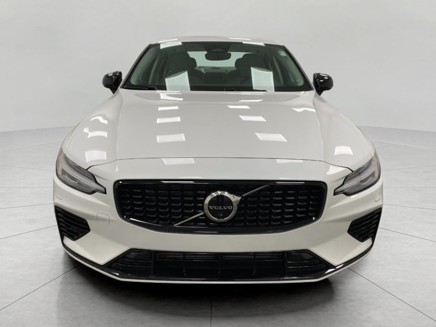 2023 Volvo S60 Recharge Plug-In Hybrid T8 eAWD PHEV Plus Dark Theme