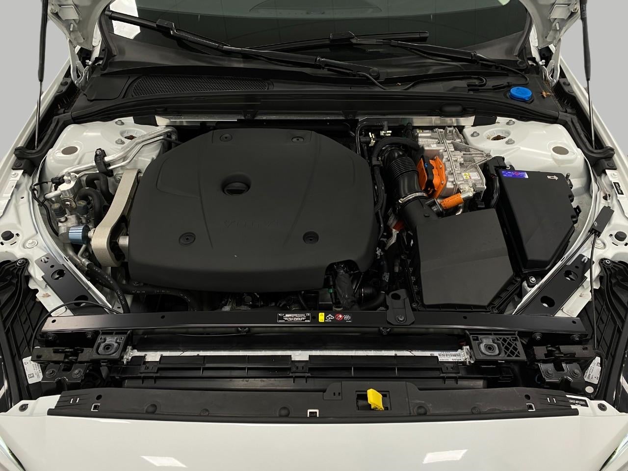 2023 Volvo S60 Recharge Plug-In Hybrid T8 eAWD PHEV Plus Dark Theme