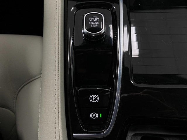 2023 Volvo S60 Recharge Plug-In Hybrid T8 eAWD PHEV Plus Dark Theme