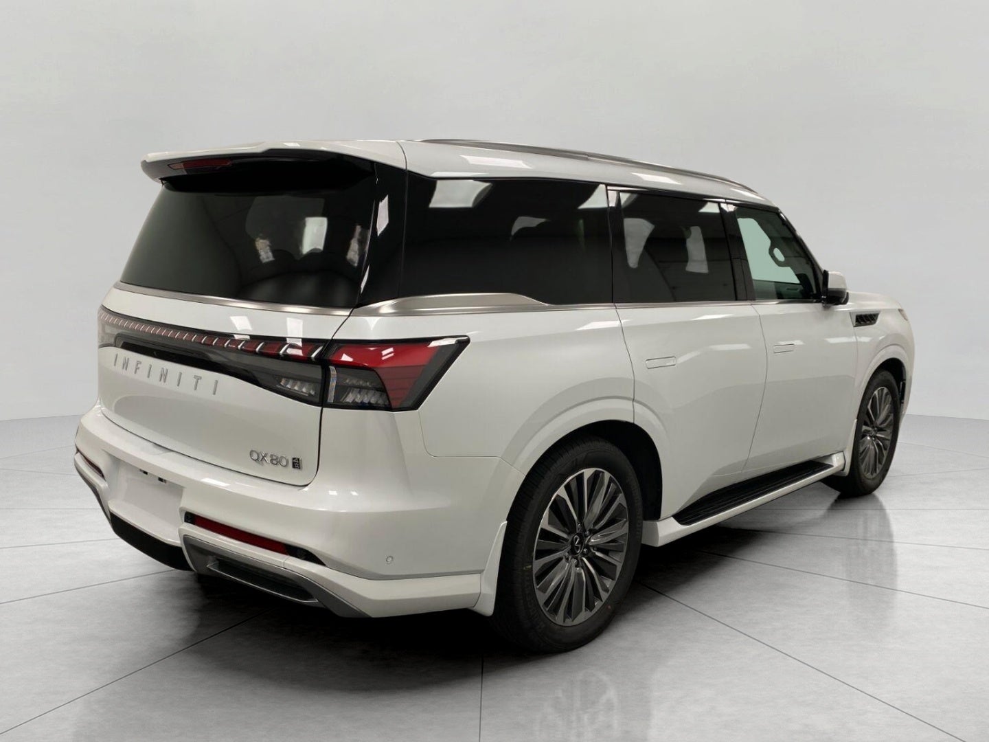 2027 INFINITI QX80 LUXE AWD
