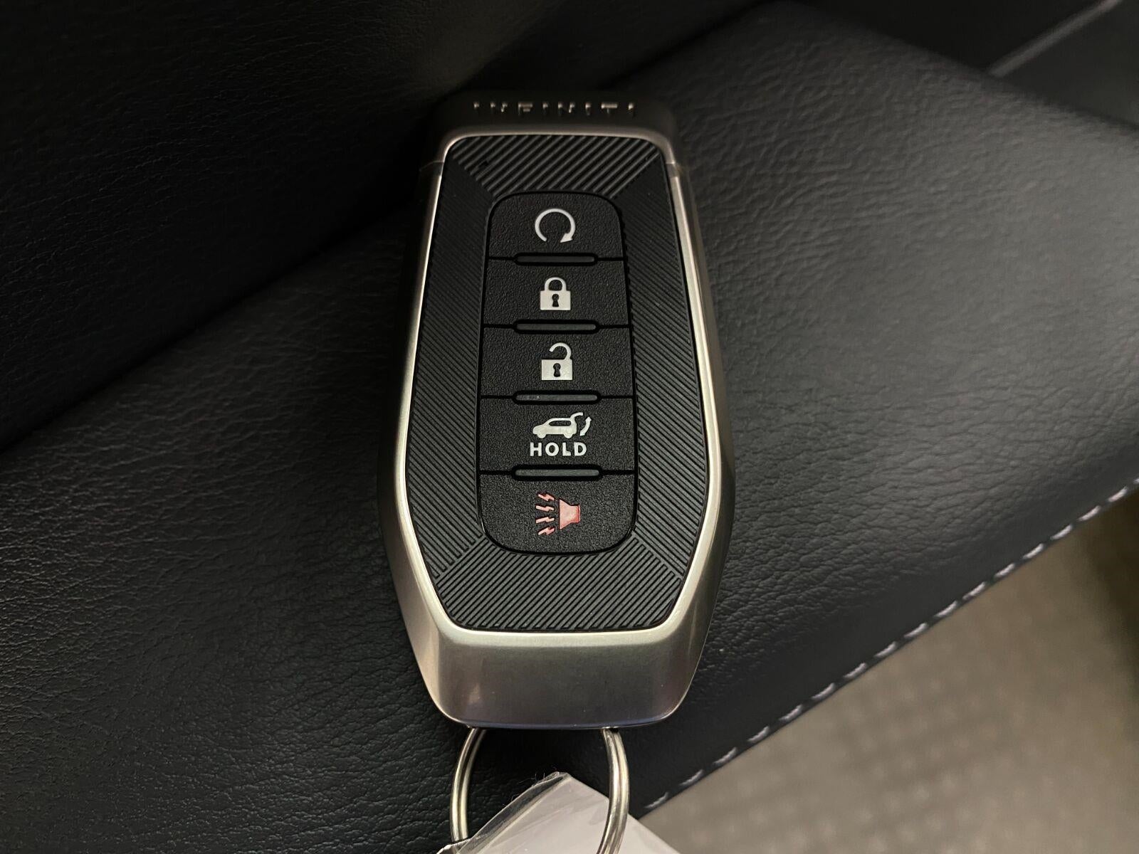 2027 INFINITI QX80 LUXE AWD