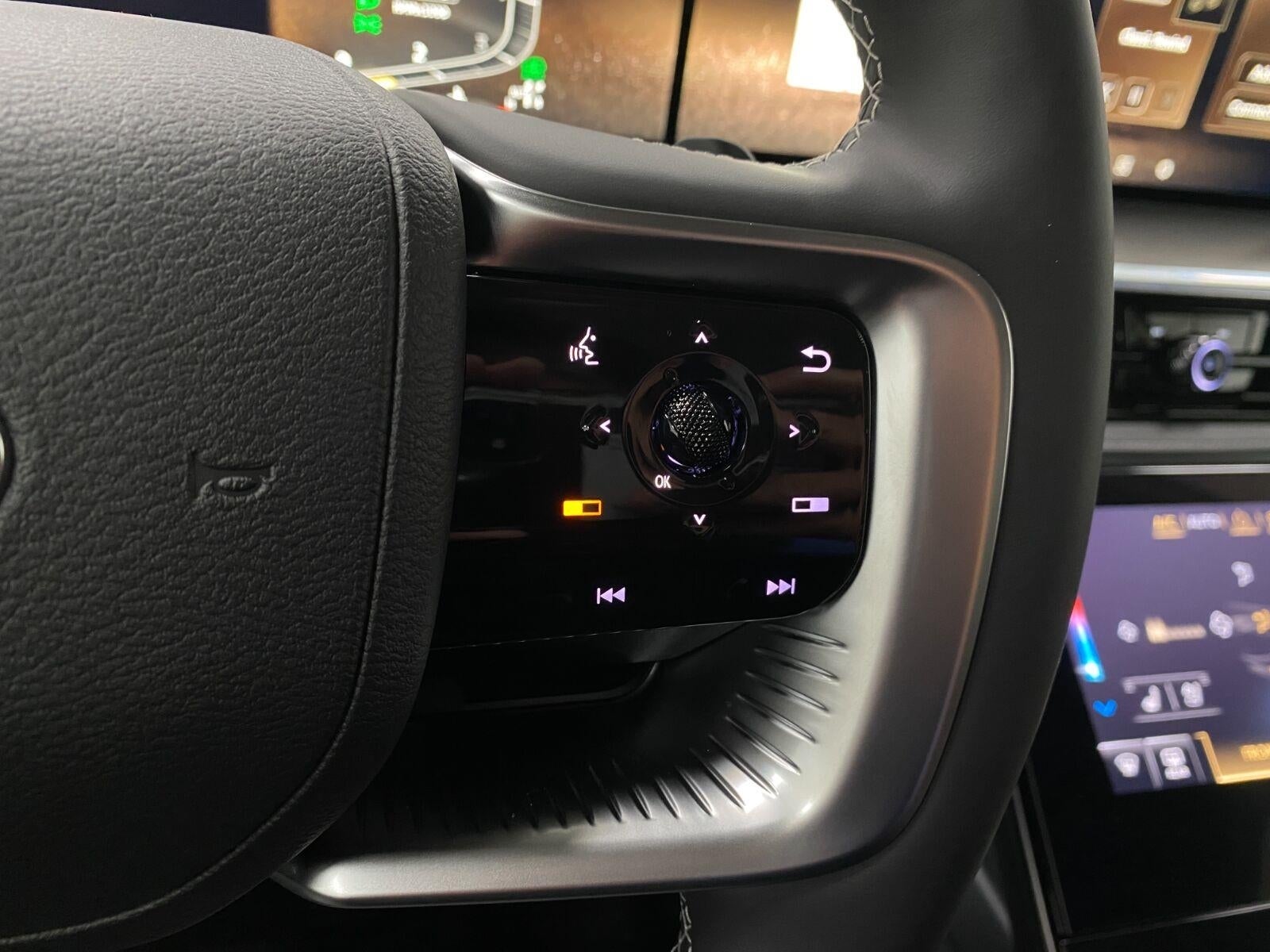 2027 INFINITI QX80 LUXE AWD