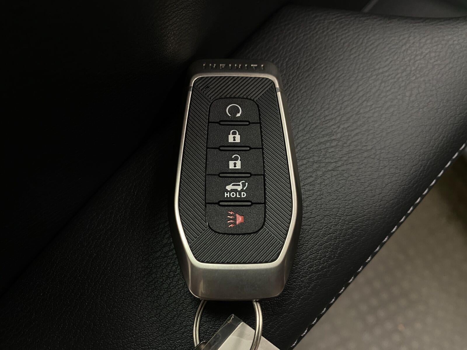 2027 INFINITI QX80 LUXE AWD