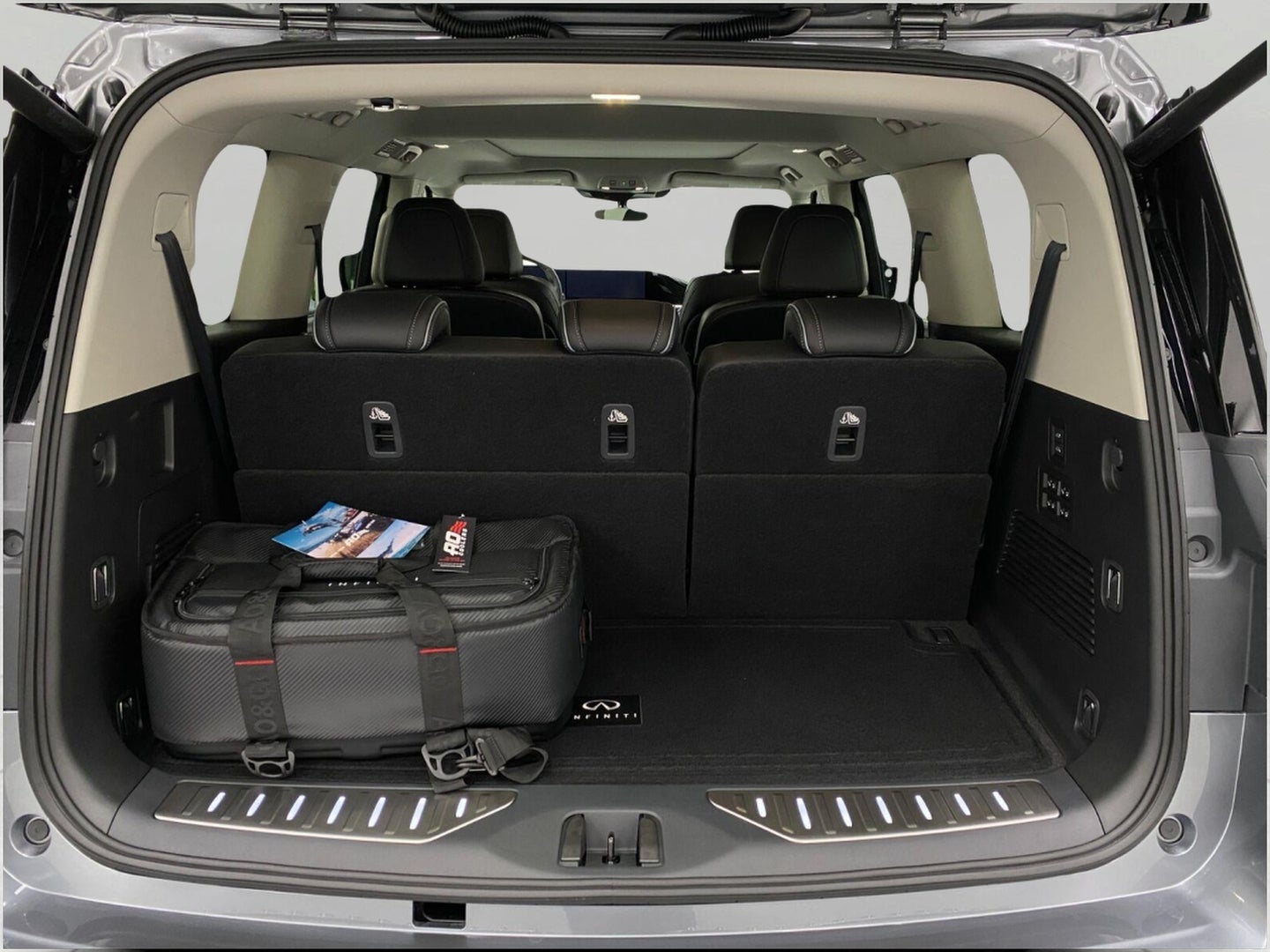 2027 INFINITI QX80 LUXE AWD