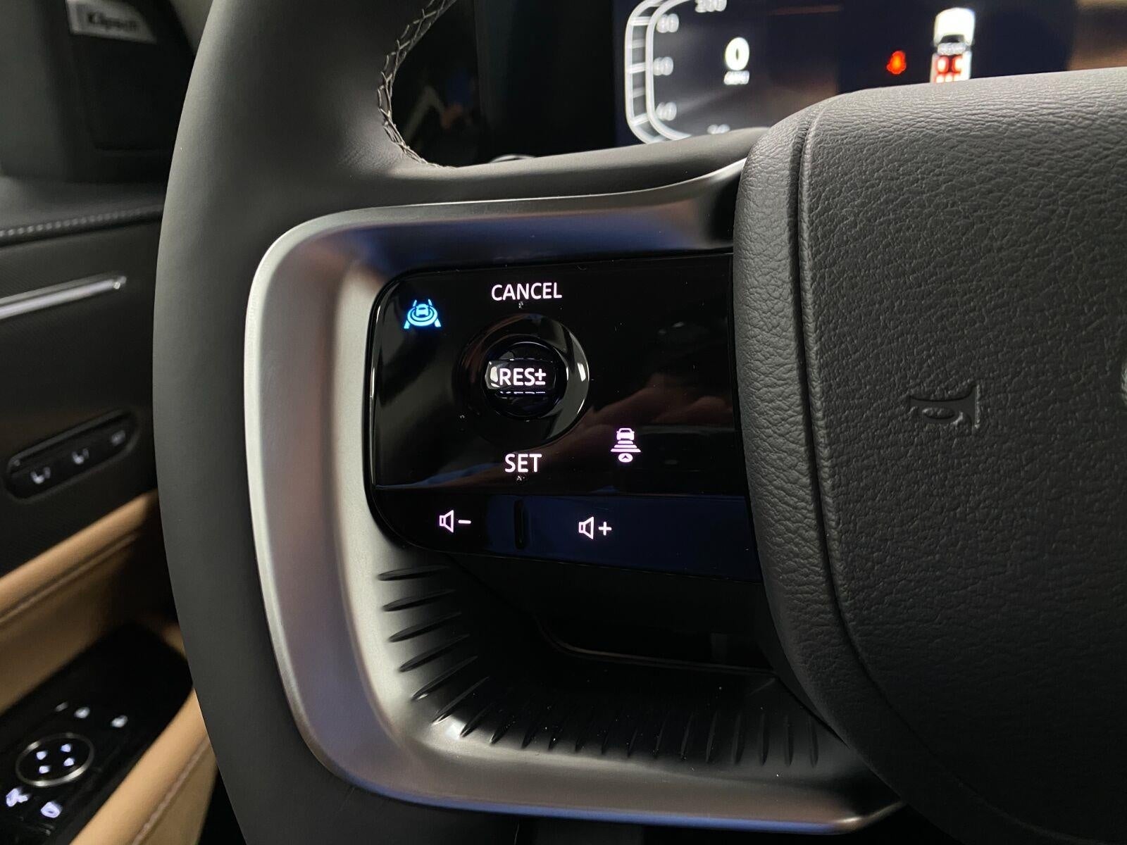 2027 INFINITI QX80 LUXE AWD