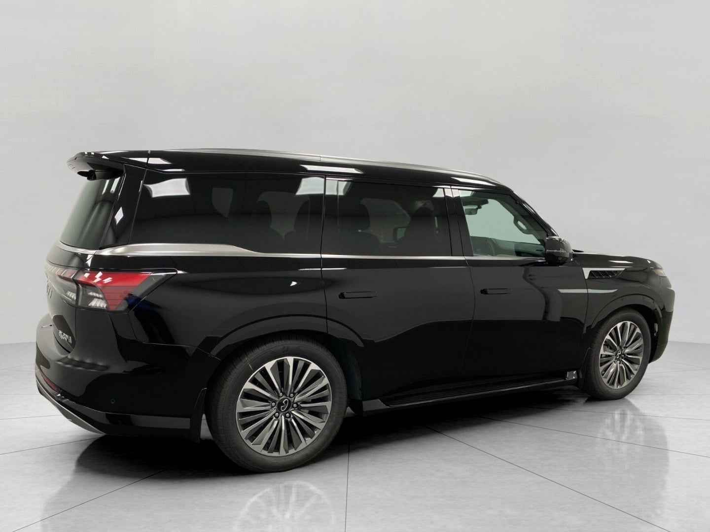 2027 INFINITI QX80 LUXE AWD