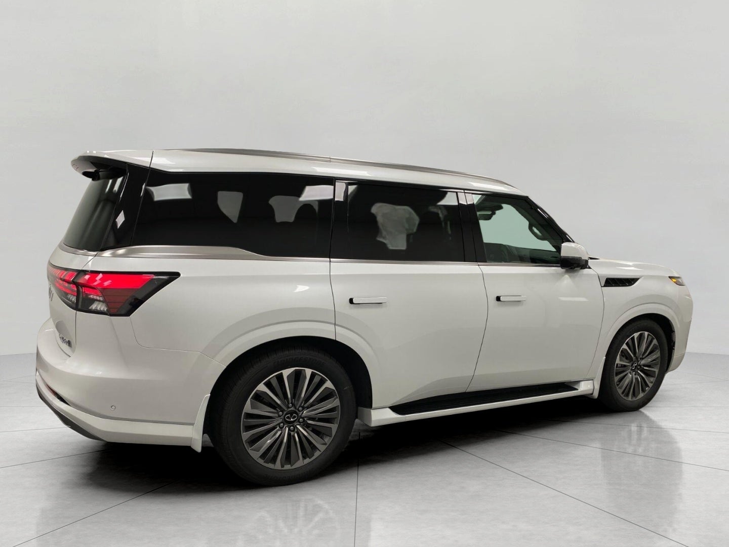 2027 INFINITI QX80 LUXE AWD