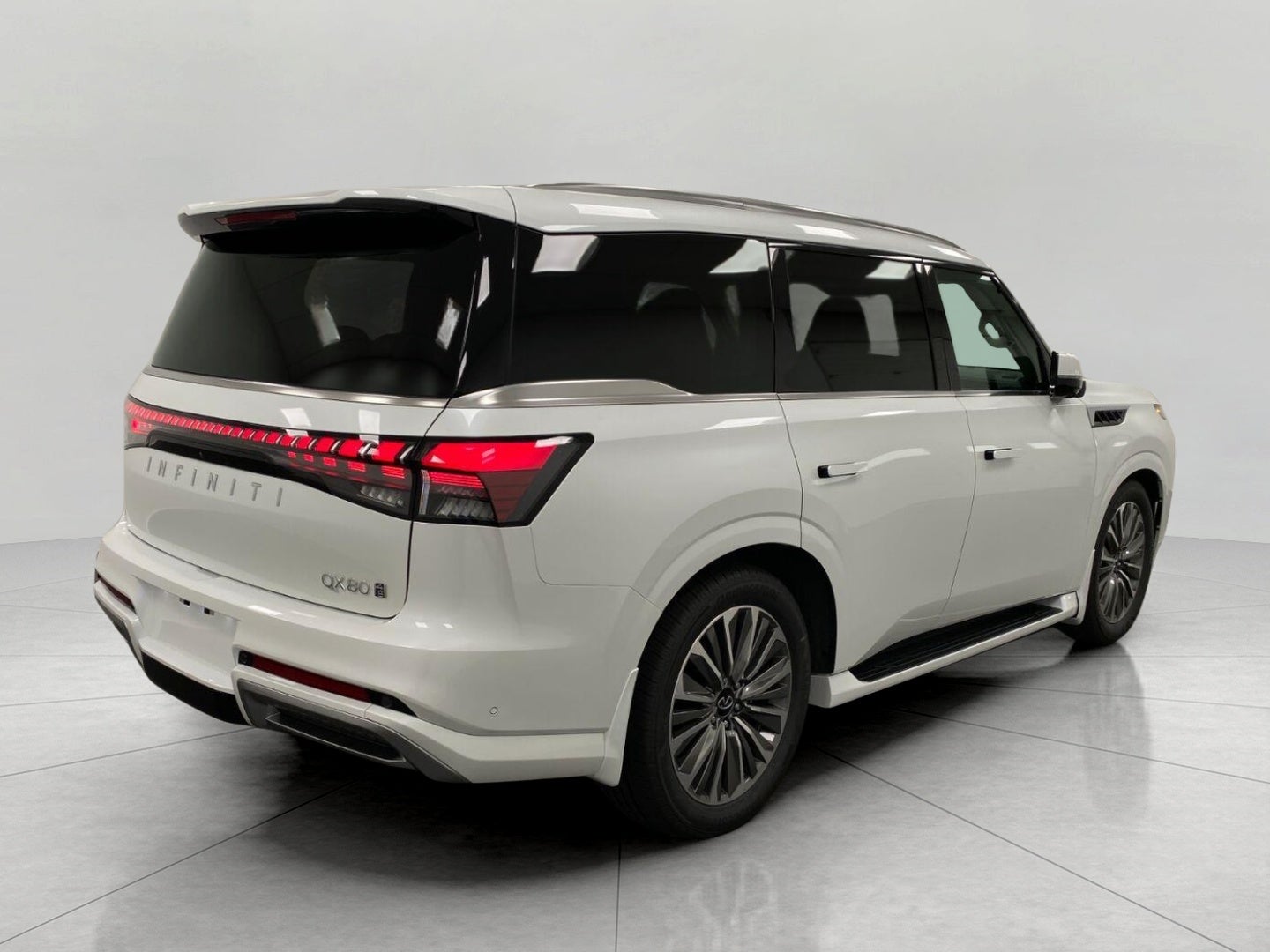 2027 INFINITI QX80 LUXE AWD