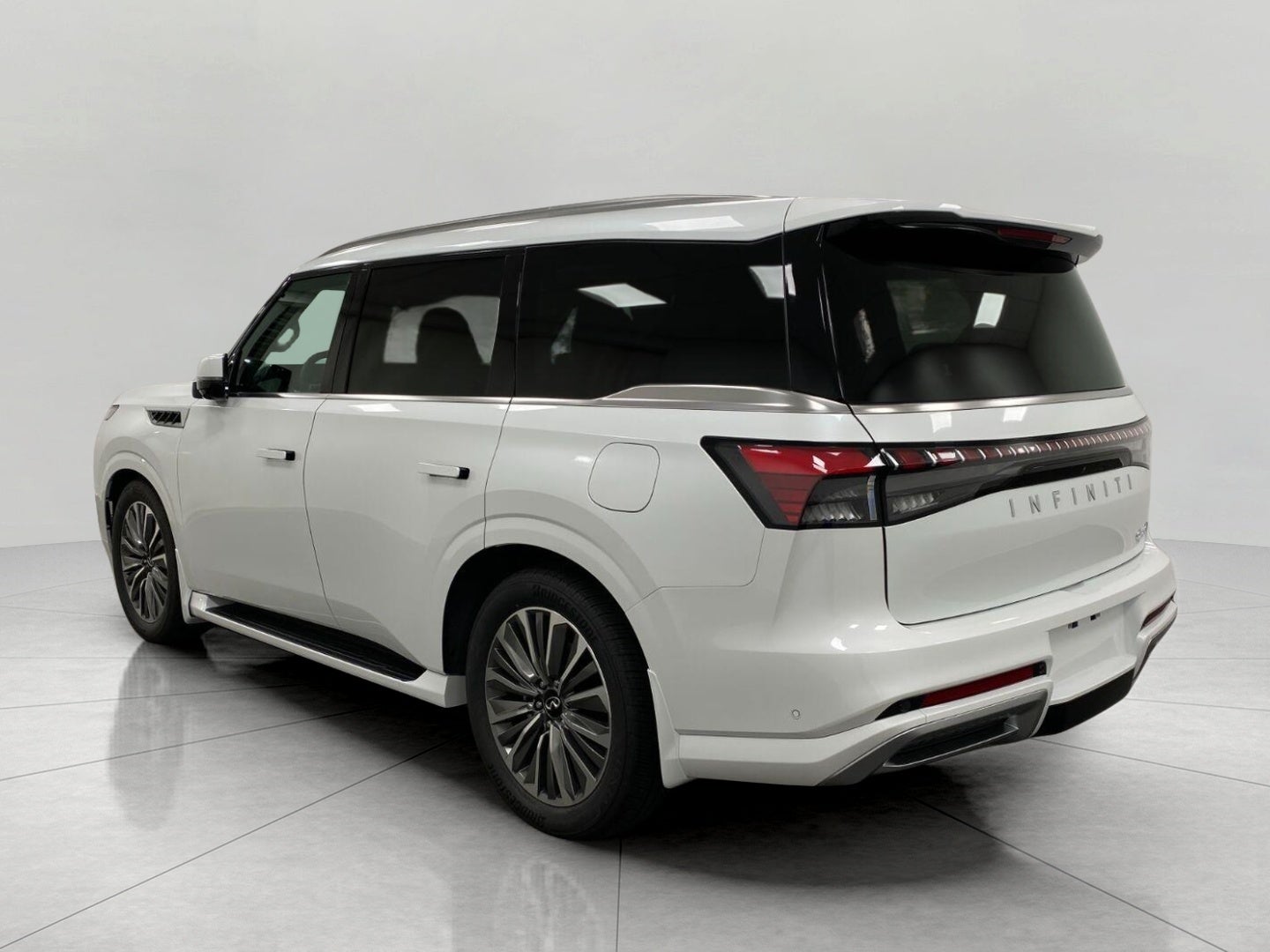 2027 INFINITI QX80 LUXE AWD