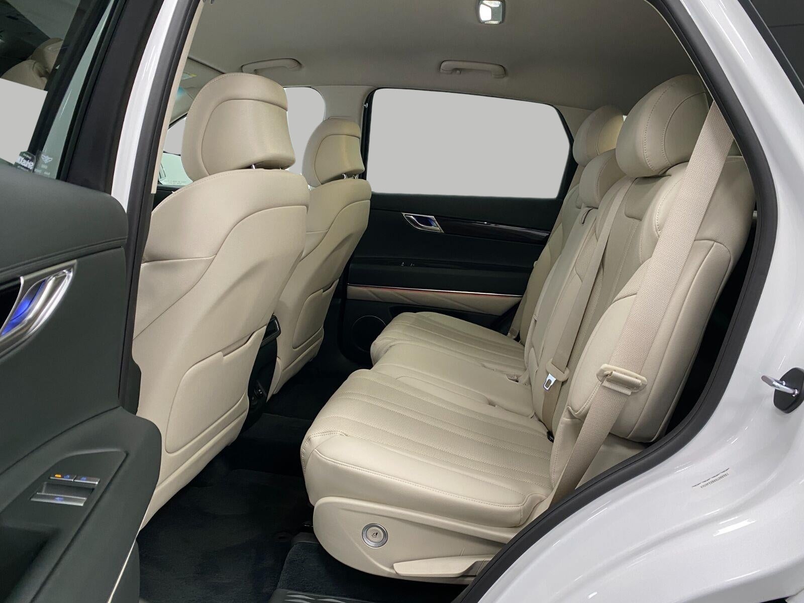 2025 Genesis GV80 2.5T Standard AWD
