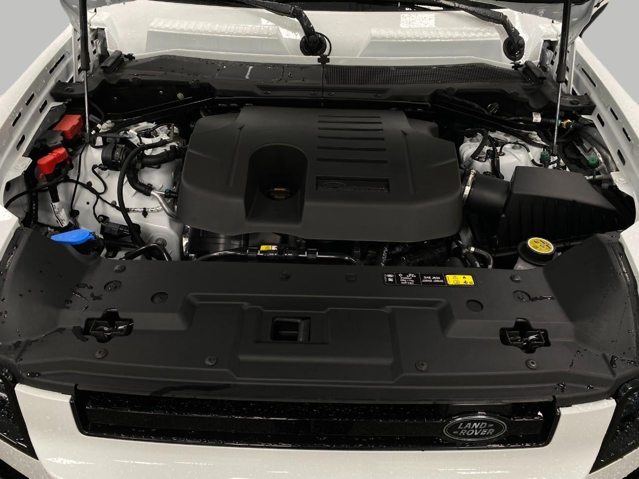 2026 Land Rover Defender 110 P400 X-Dynamic SE