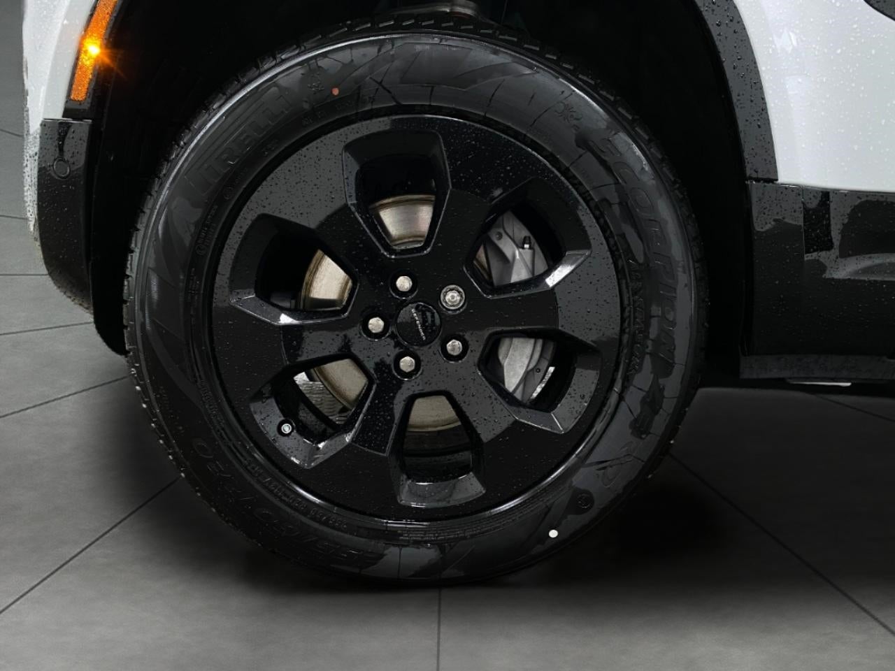 2026 Land Rover Defender 110 P400 X-Dynamic SE