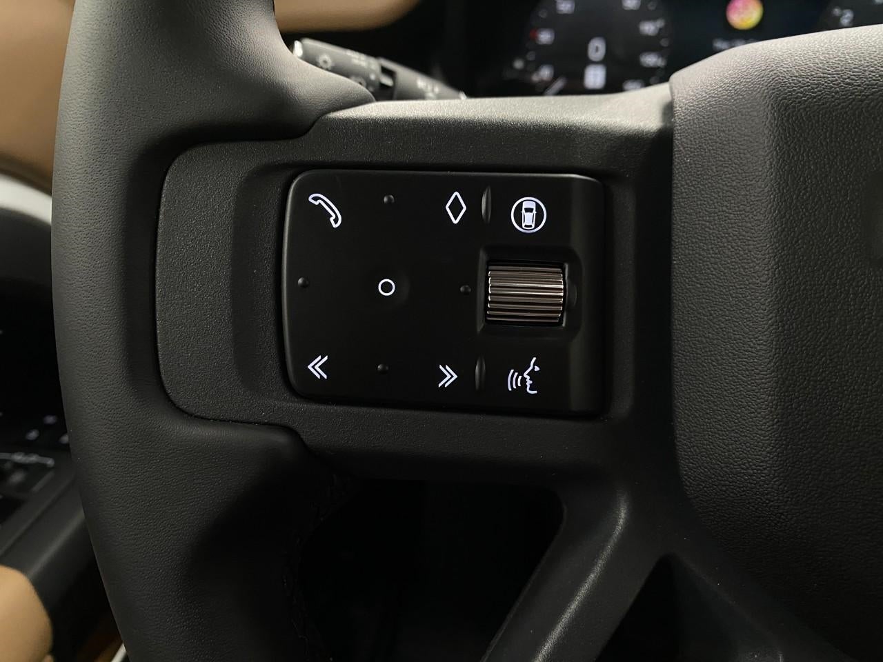 2026 Land Rover Defender 110 P400 X-Dynamic SE