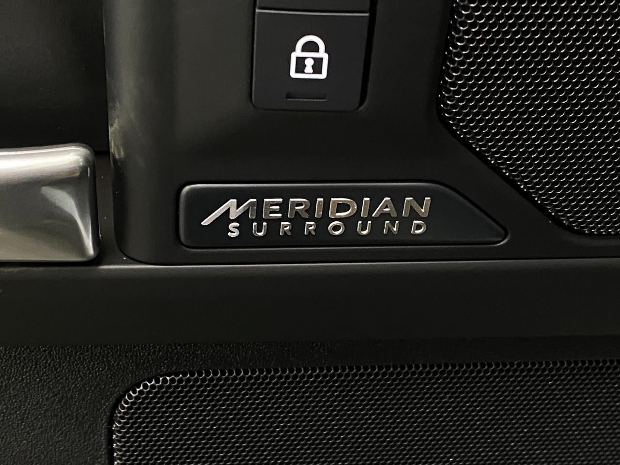 2026 Land Rover Defender 110 P400 X-Dynamic SE