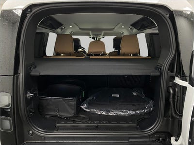 2026 Land Rover Defender 110 P400 X-Dynamic SE