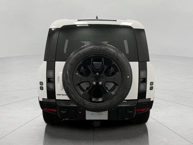 2026 Land Rover Defender 110 P400 X-Dynamic SE