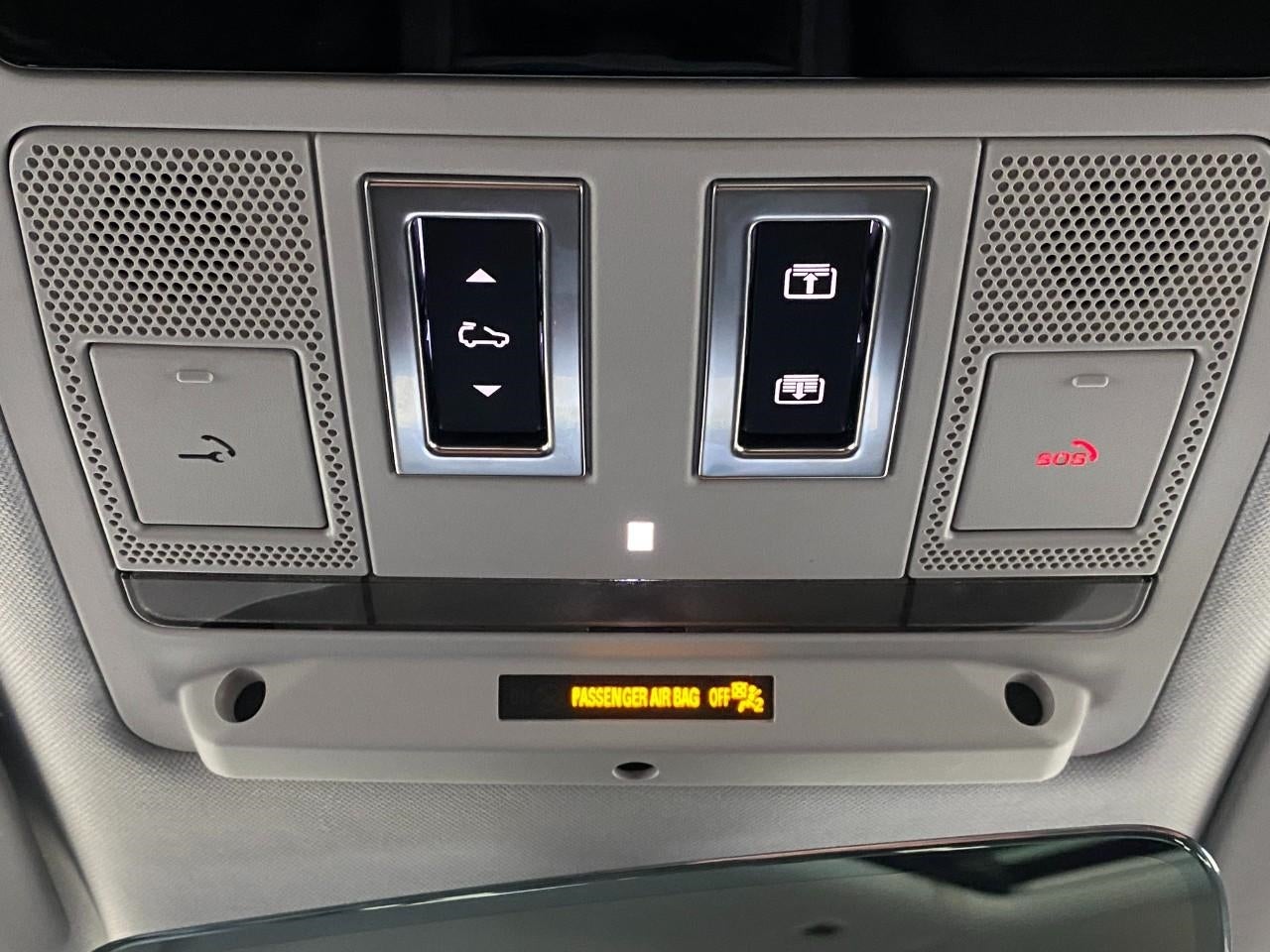 2025 Land Rover Defender 110 P300 S