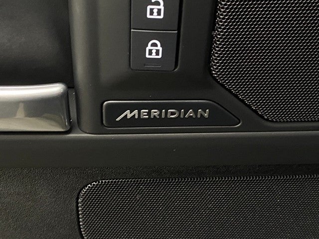 2025 Land Rover Defender 110 P300 S