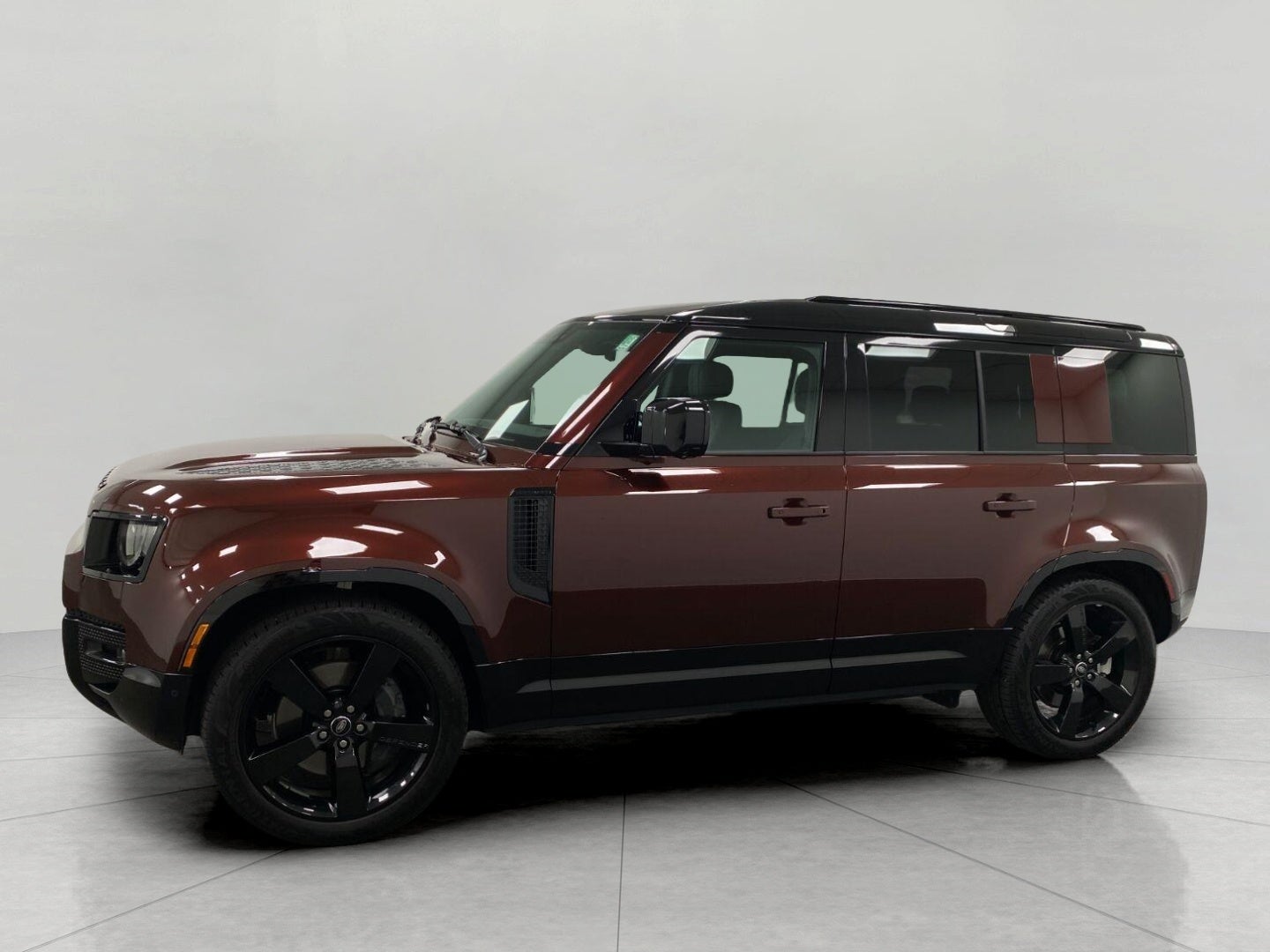 2025 Land Rover Defender 110 P400 Sedona Red Edition