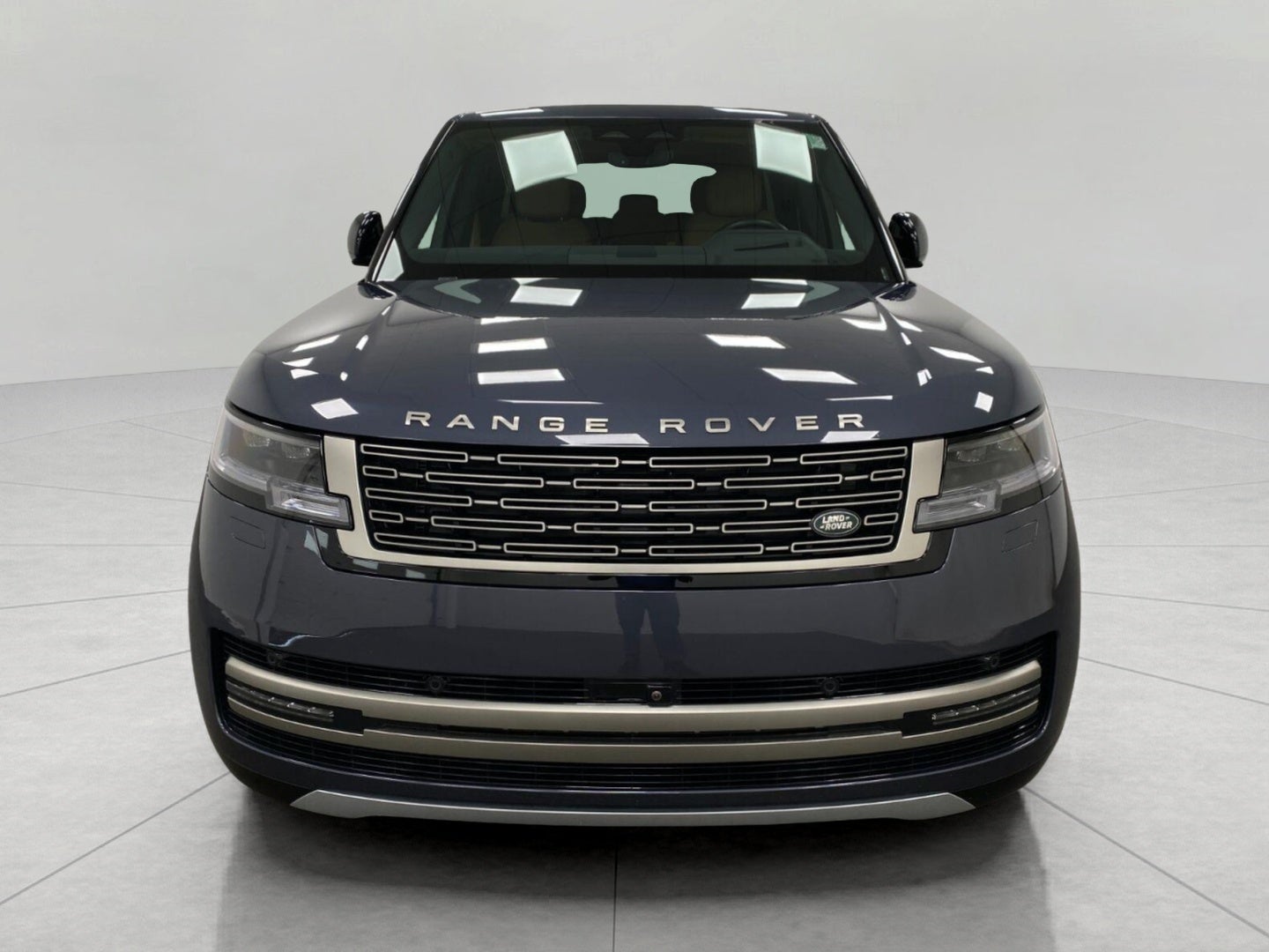 2025 Land Rover Range Rover P400 SE SWB