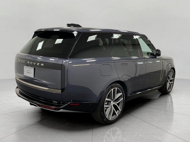 2025 Land Rover Range Rover P400 SE SWB