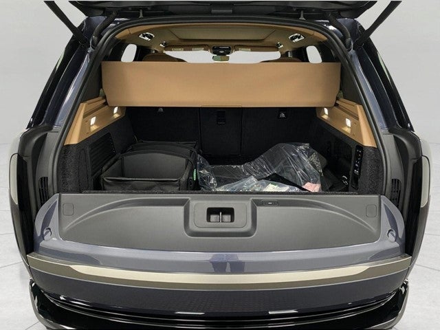 2025 Land Rover Range Rover P400 SE SWB