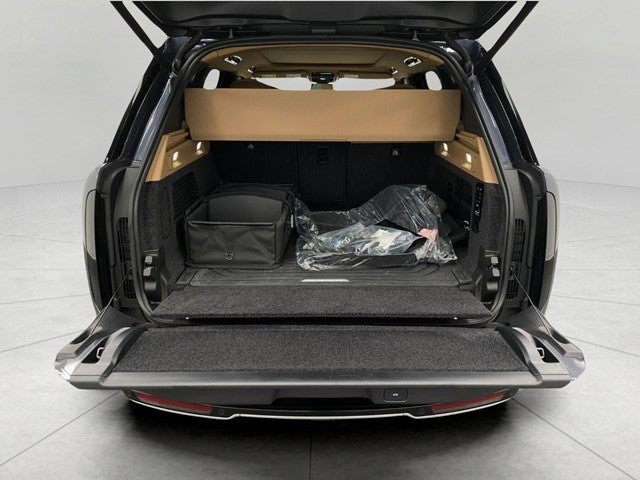 2025 Land Rover Range Rover P400 SE SWB