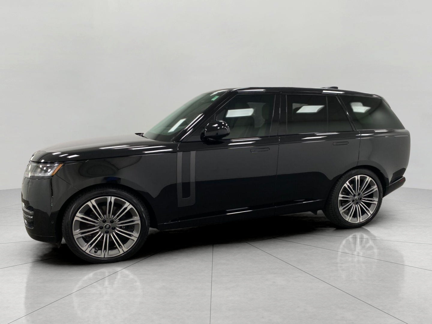 2025 Land Rover Range Rover P400 SE SWB