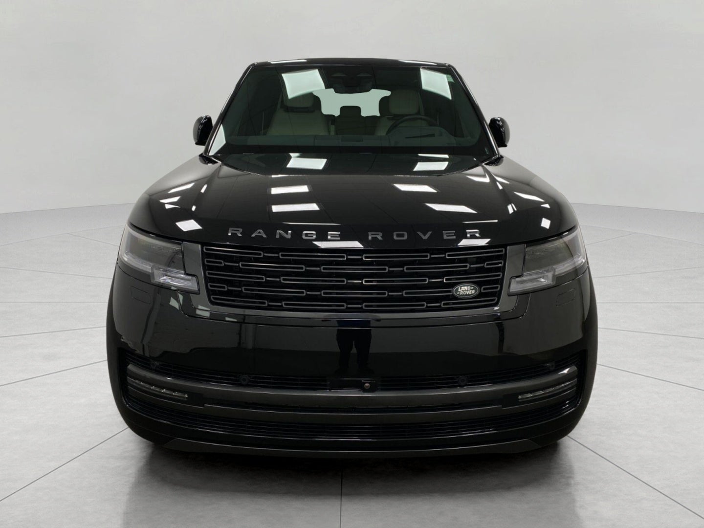 2025 Land Rover Range Rover P400 SE SWB
