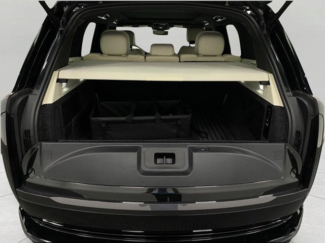 2025 Land Rover Range Rover P400 SE SWB