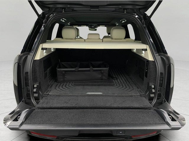 2025 Land Rover Range Rover P400 SE SWB