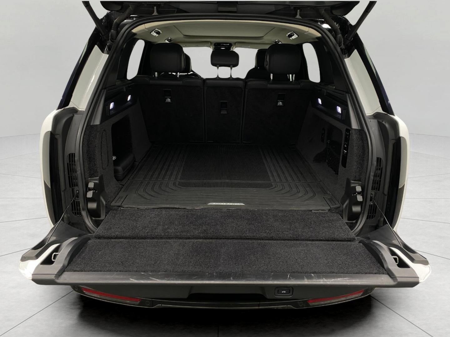 2022 Land Rover Range Rover P400 SE SWB