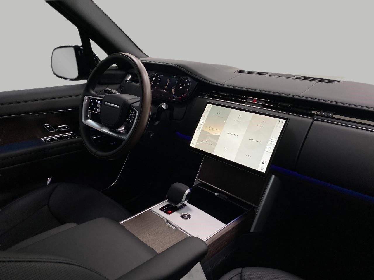 2025 Land Rover Range Rover P400 SE SWB