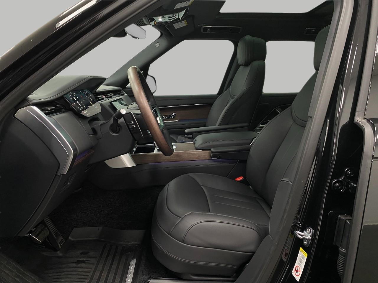 2025 Land Rover Range Rover P400 SE SWB