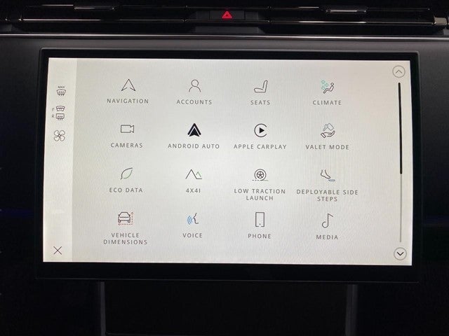 2025 Land Rover Range Rover P400 SE SWB