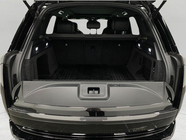 2025 Land Rover Range Rover P400 SE SWB