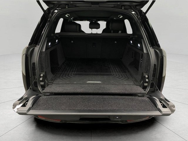 2025 Land Rover Range Rover P400 SE SWB